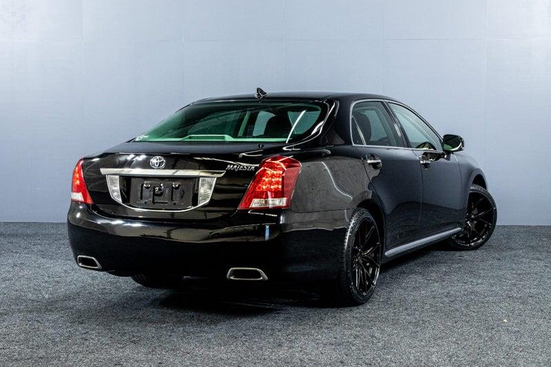 2012 Toyota Crown