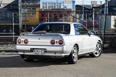 1993 Nissan Skyline - Thumbnail