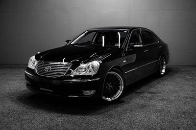 2004 Toyota Crown - Thumbnail