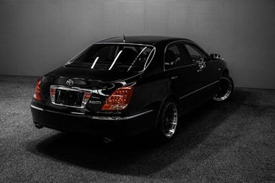 2004 Toyota Crown - Thumbnail