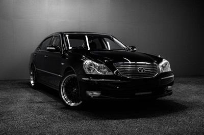 2004 Toyota Crown - Thumbnail