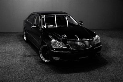 2004 Toyota Crown - Thumbnail