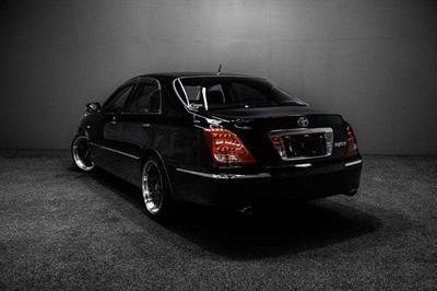 2004 Toyota Crown - Thumbnail