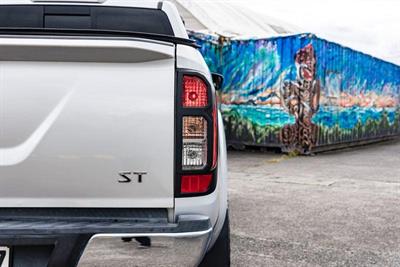 2016 Nissan Navara - Thumbnail