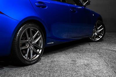 2014 Lexus IS 300h - Thumbnail