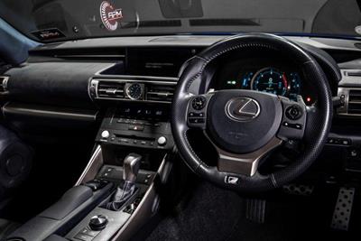2014 Lexus IS 300h - Thumbnail
