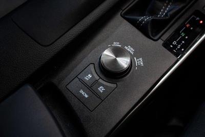 2014 Lexus IS 300h - Thumbnail