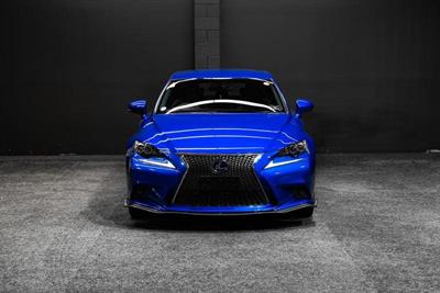 2014 Lexus IS 300h - Thumbnail