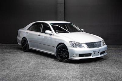 2004 Toyota Crown - Thumbnail