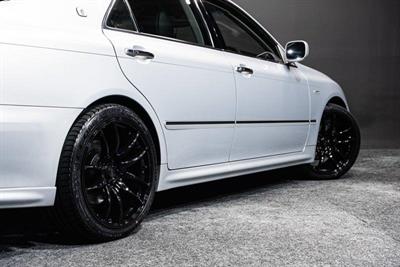 2004 Toyota Crown - Thumbnail