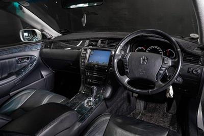 2004 Toyota Crown - Thumbnail