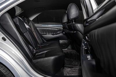 2004 Toyota Crown - Thumbnail