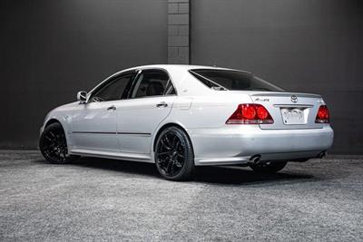 2004 Toyota Crown - Thumbnail