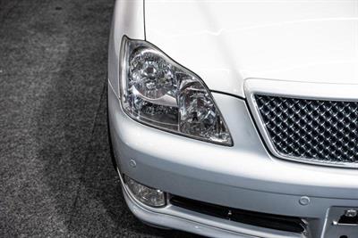 2004 Toyota Crown - Thumbnail