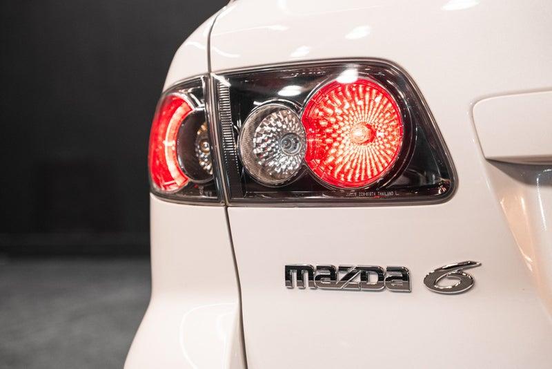 2004 Mazda Atenza