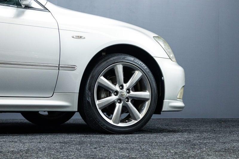 2005 Toyota Crown