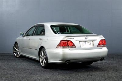 2005 Toyota Crown - Thumbnail