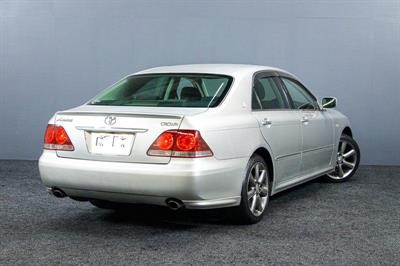 2005 Toyota Crown - Thumbnail