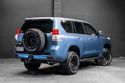 2010 Toyota Land Cruiser Prado - Thumbnail
