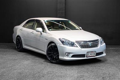 2011 Toyota Crown - Thumbnail