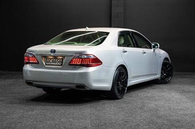 2011 Toyota Crown - Thumbnail