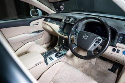 2011 Toyota Crown - Thumbnail