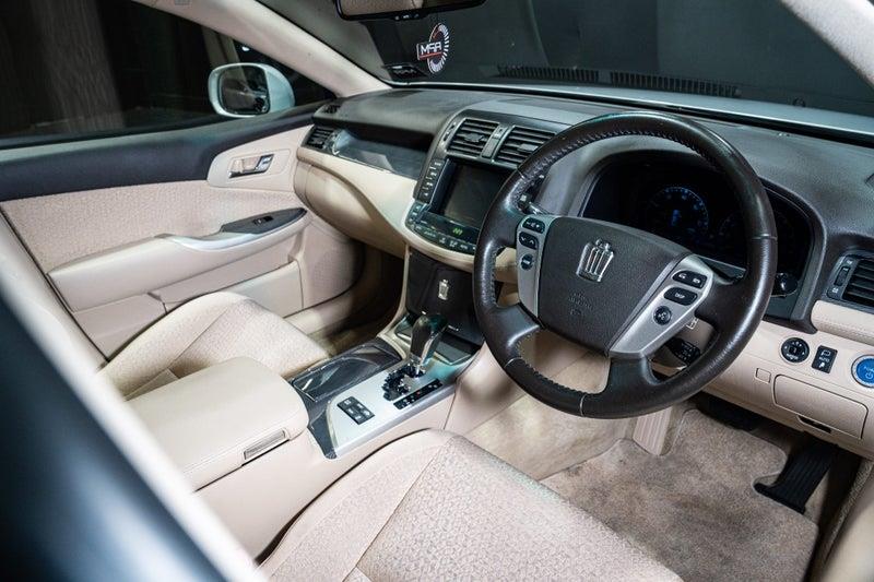 2011 Toyota Crown