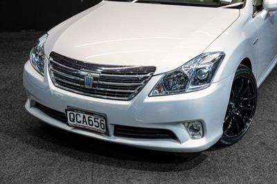 2011 Toyota Crown - Thumbnail