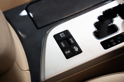 2011 Toyota Crown - Thumbnail