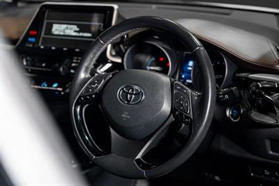 2018 Toyota C-HR - Thumbnail