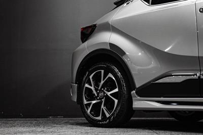 2018 Toyota C-HR - Thumbnail
