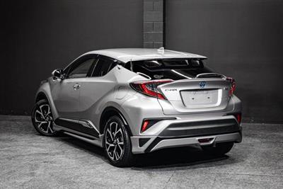 2018 Toyota C-HR - Thumbnail