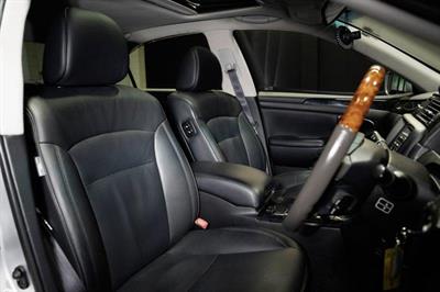 2005 Toyota Crown - Thumbnail