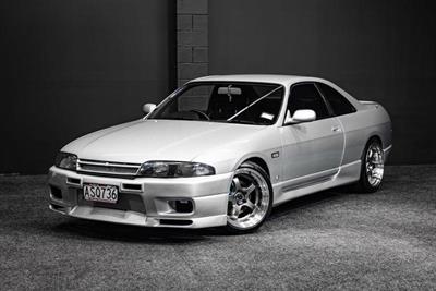 1994 Nissan Skyline - Thumbnail