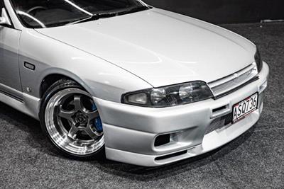 1994 Nissan Skyline - Thumbnail
