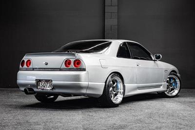 1994 Nissan Skyline - Thumbnail