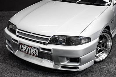 1994 Nissan Skyline - Thumbnail