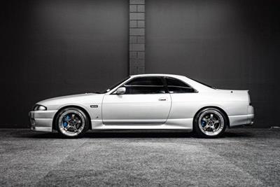 1994 Nissan Skyline - Thumbnail