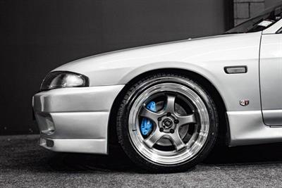 1994 Nissan Skyline - Thumbnail