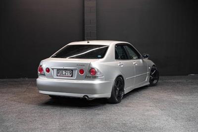 1998 Toyota Altezza - Thumbnail