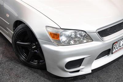 1998 Toyota Altezza - Thumbnail