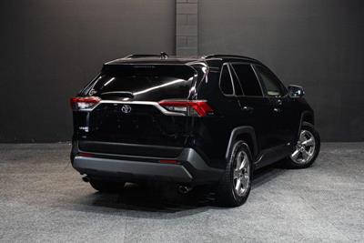 2019 Toyota RAV4 - Thumbnail