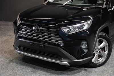 2019 Toyota RAV4 - Thumbnail