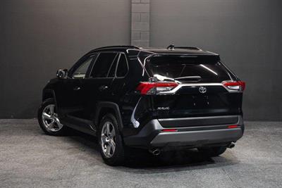 2019 Toyota RAV4 - Thumbnail