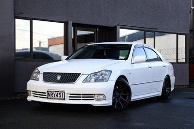 2005 Toyota Crown - Thumbnail