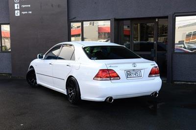 2005 Toyota Crown - Thumbnail