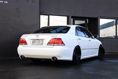 2005 Toyota Crown - Thumbnail