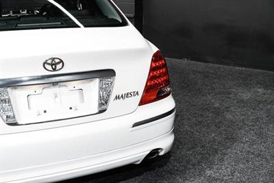 2004 Toyota Crown - Thumbnail