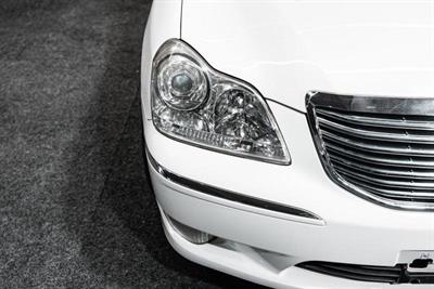 2004 Toyota Crown - Thumbnail