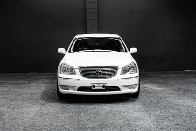 2004 Toyota Crown - Thumbnail